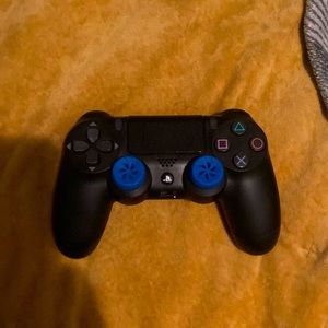 New PS4 controller with grips